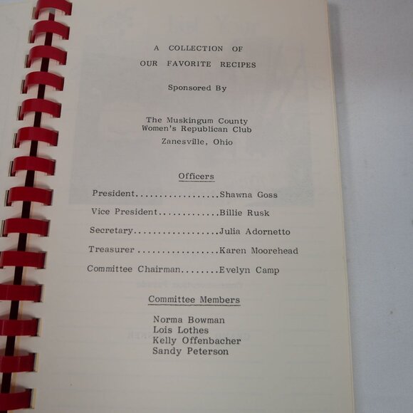 Grand Old Portions Recipe Book By Muskingum County Womens Republican Club 1984 - Picture 2 of 2